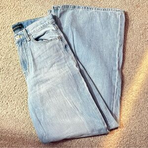 Aeropostale women’s size 4 regular. SUPER wide leg, high rise flare ripped